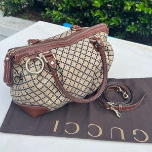 Barely used authentic Gucci bag.
